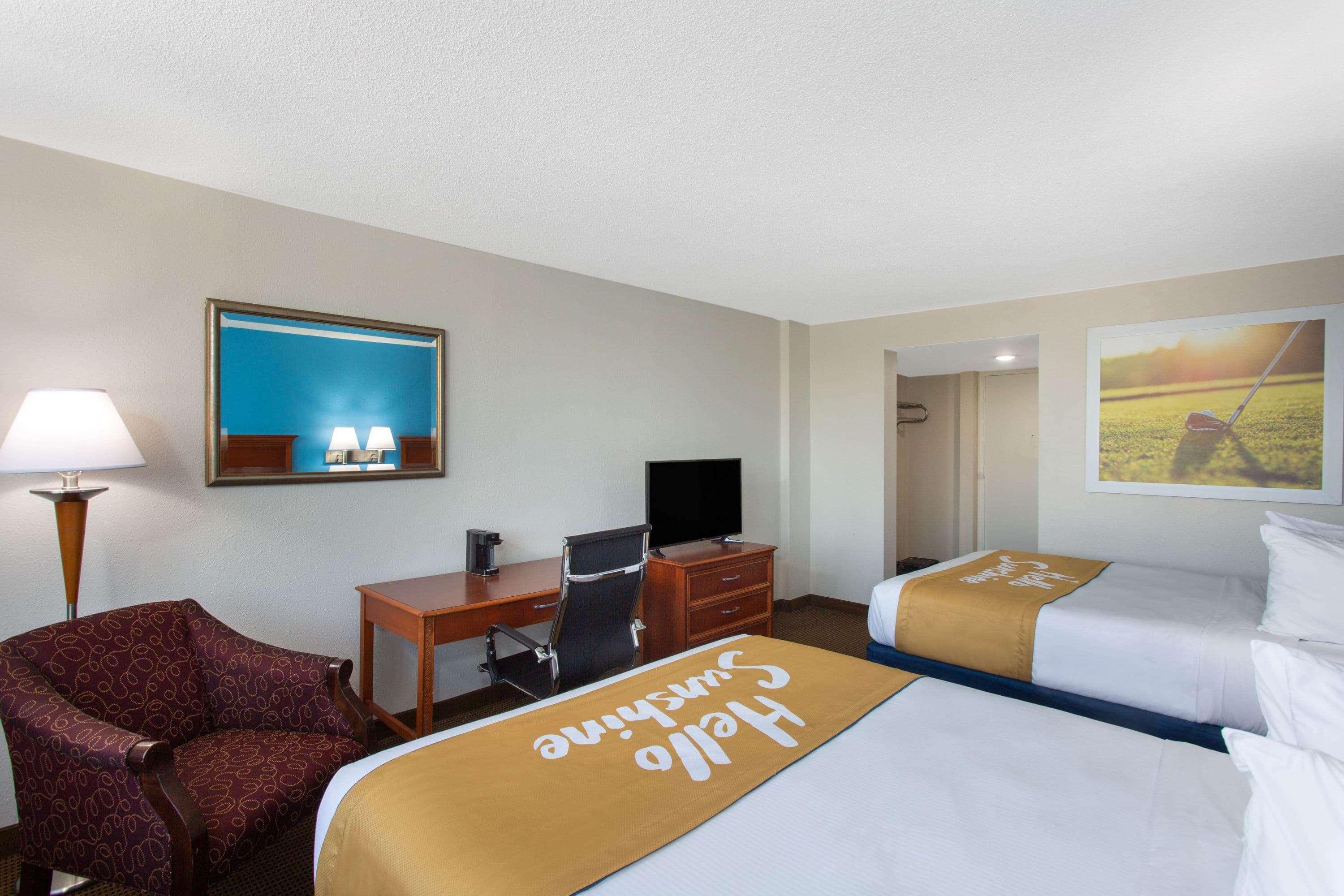 Hotel Days & By Wyndham Conf Center I-10 2*
