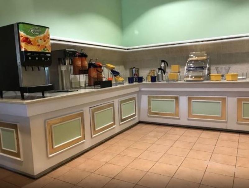 Hotel Days & By Wyndham Conf Center I-10 2*