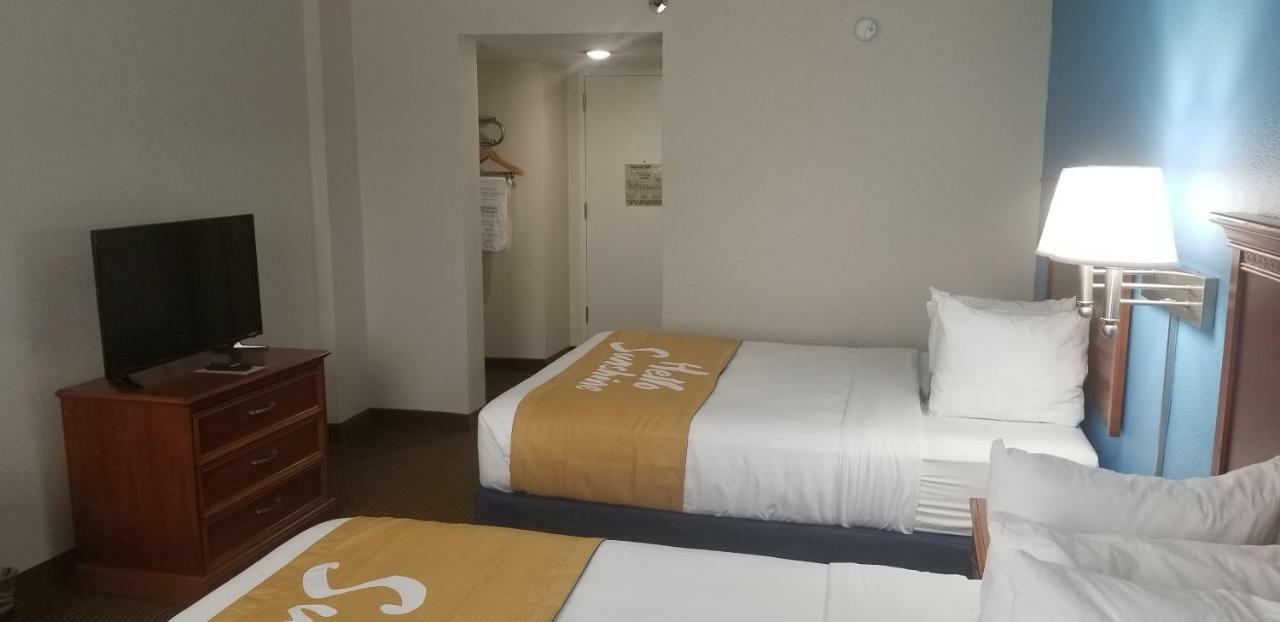 Days & By Wyndham Conf Center I-10 Hotel 2*